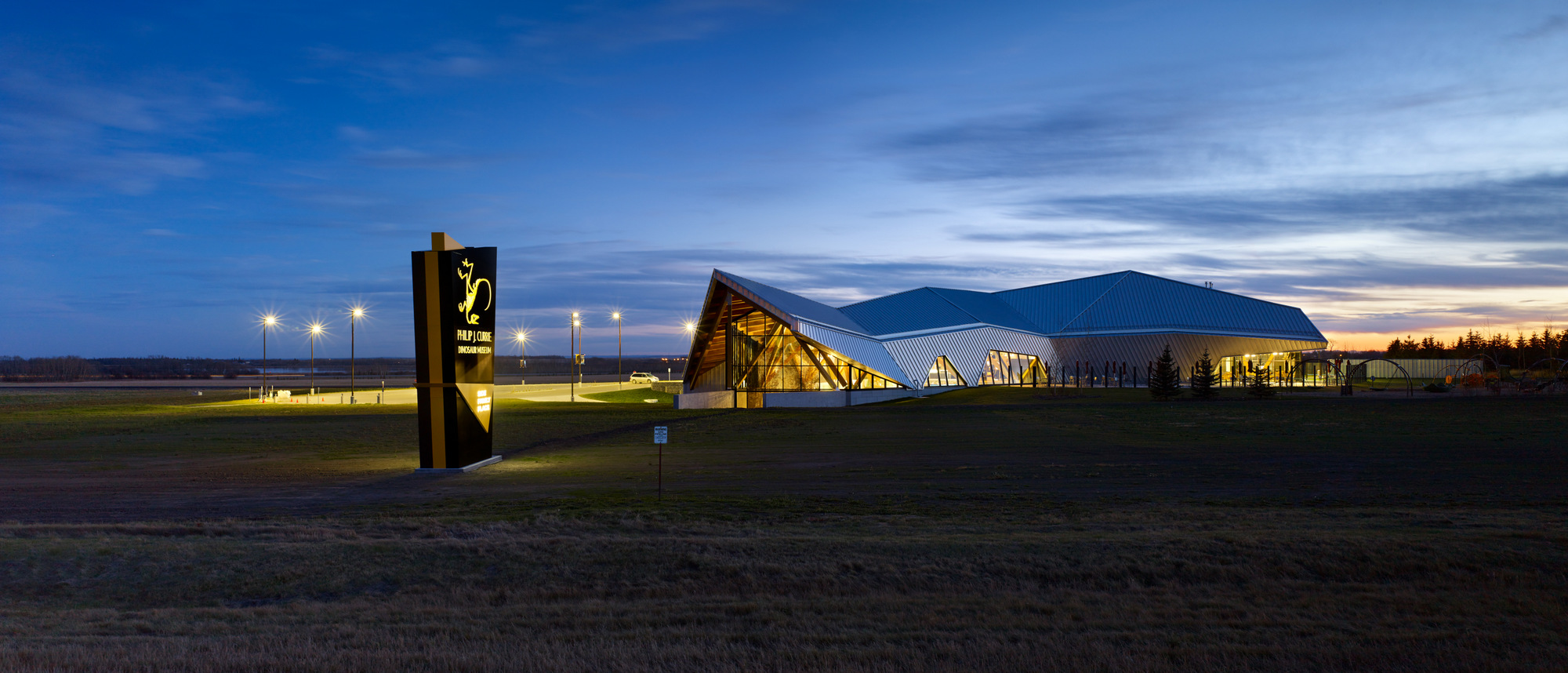 philip j currie museum hours