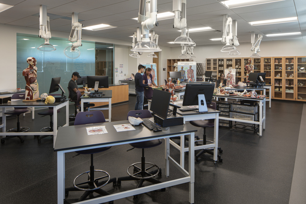 Sacramento State University Ernest E. Tschannen Science Complex