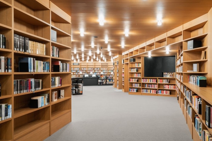 Brixen Public Library - 0