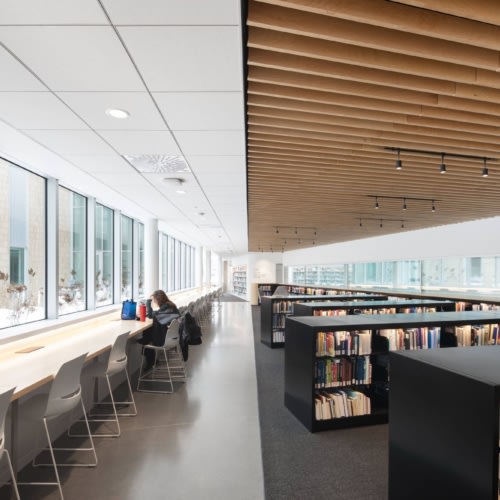 recent l’Université de Sherbrooke – Carrefour du savoir education design projects