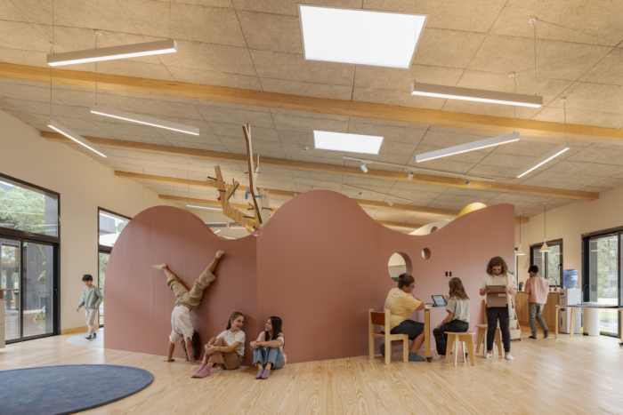 The Garzón School - 0